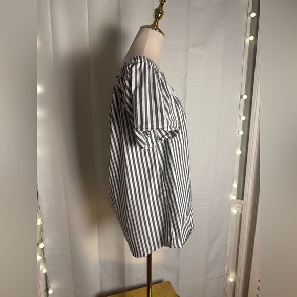 Vince Camuto White and Blue Off-Shoulder Blouse with Flutter Sleeves - Picture 3 of 8